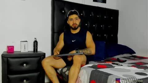 Snapshot of mikeblaree chatting on April 4, 6:27 pm mikeblaree online show from April 4, 6:27 pm