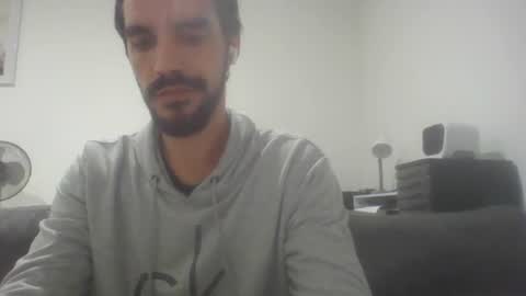 mikecb_ online show from October 26, 2:17 am