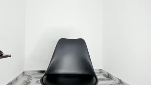 Snapshot of mikee_scooth chatting on February 20, 6:52 pm mikee_scooth online show from February 20, 6:52 pm