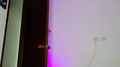 mikegaitan1 online show from October 20, 9:48 pm