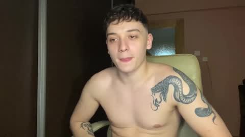 Snapshot of mikelaur chatting on February 25, 6:42 pm MikeLaur online show from February 25, 6:42 pm