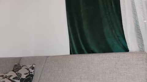 Snapshot of mikelaur chatting on September 18, 9:28 pm MikeLaur online show from September 18, 9:28 pm