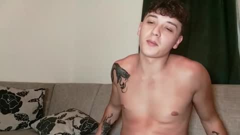 Snapshot of mikelaur chatting on September 19, 6:19 pm MikeLaur online show from September 19, 6:19 pm