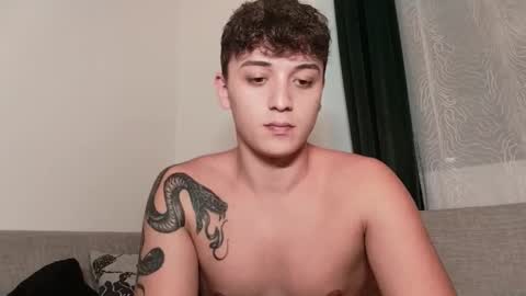 Snapshot of mikelaur chatting on October 13, 5:57 pm MikeLaur online show from October 13, 5:57 pm