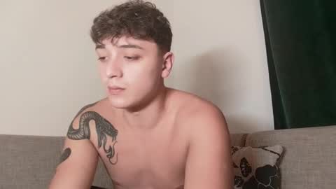 Snapshot of mikelaur chatting on November 1, 7:38 pm MikeLaur online show from November 1, 7:38 pm