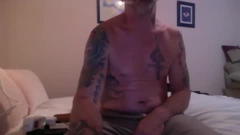 Snapshot of mikelebon chatting on October 18, 8:53 pm 420money online show from October 18, 8:53 pm