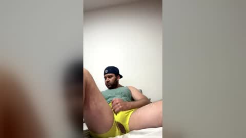 Snapshot of mikeolgen chatting on March 29, 7:14 pm mikeolgen online show from March 29, 7:14 pm