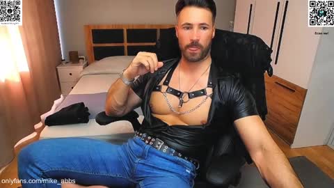 Snapshot of mikestrip chatting on March 8, 12:30 pm Mike online show from March 8, 12:30 pm