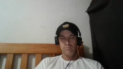 Snapshot of mikeundies chatting on May 21, 7:04 am mikeundies online show from May 21, 7:04 am