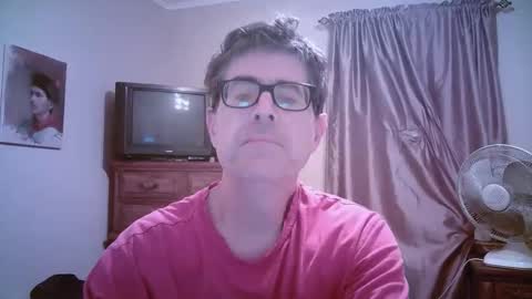 Snapshot of mikewulds chatting on May 30, 2:19 am Mike online show from May 30, 2:19 am
