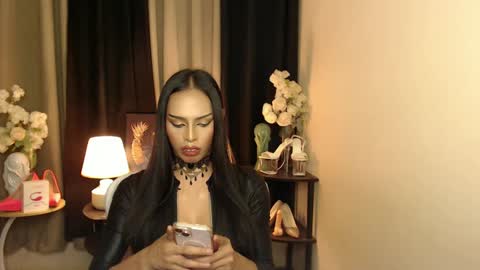 Mistress MikeyAlawi online show from January 14, 11:31 am