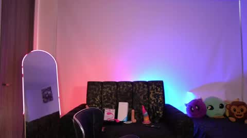 Snapshot of mikeymorningstar chatting on April 22, 9:27 pm mikeymorningstar online show from April 22, 9:27 pm