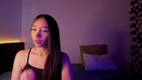 Snapshot of mikeyvioleta chatting on March 6, 5:11 pm VIOLETAMIKE online show from March 6, 5:11 pm