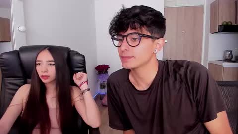 Snapshot of mikeyvioleta chatting on October 22, 5:56 pm VIOLETAMIKE online show from October 22, 5:56 pm