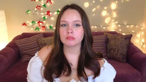 Mikki online show from December 28, 8:15 pm