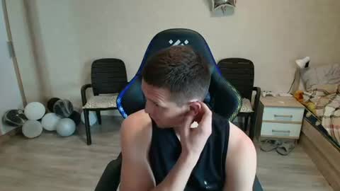 Snapshot of mikimaus0101 chatting on June 22, 11:24 pm Michael online show from June 22, 11:24 pm