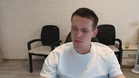 Snapshot of mikimaus0101 chatting on August 3, 8:13 am Michael online show from August 3, 8:13 am