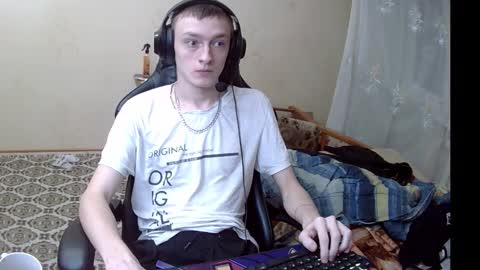 MikkiForus online show from September 22, 8:22 pm