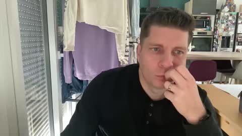 miklp8463 online show from March 30, 11:44 am