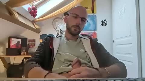 mikmik91 online show from December 18, 3:00 pm