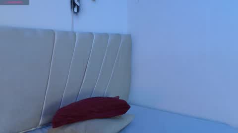 Snapshot of mikoto_urab chatting on December 13, 10:48 pm Mikoto Urb online show from December 13, 10:48 pm