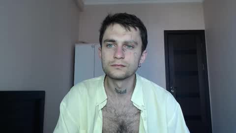 Snapshot of mikw63 chatting on March 18, 6:16 am Sin online show from March 18, 6:16 am