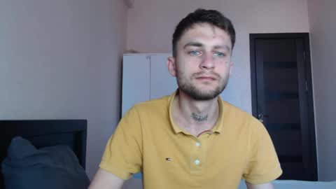 Snapshot of mikw63 chatting on March 29, 5:51 am Sin online show from March 29, 5:51 am