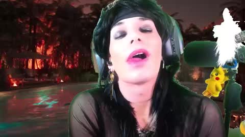 Snapshot of mikylezra chatting on October 19, 11:11 am mikylezra online show from October 19, 11:11 am