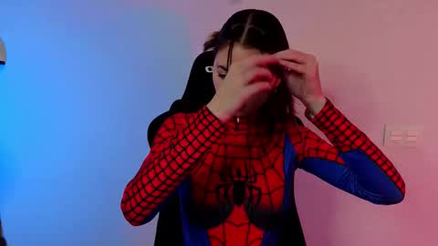 Milkiss online show from December 5, 4:36 pm