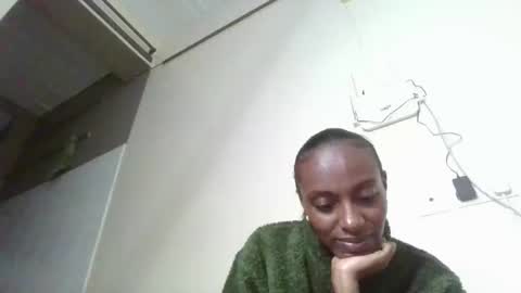 Snapshot of mil_milon chatting on June 3, 6:13 pm Milo online show from June 3, 6:13 pm