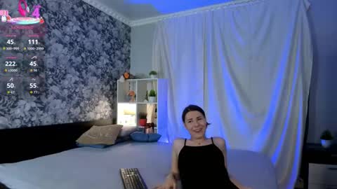 Leila blond and Bella black online show from September 12, 9:53 am