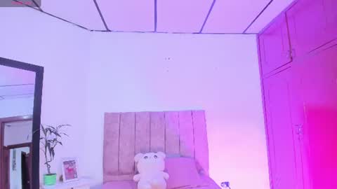 mila_1wood online show from July 18, 1:04 pm
