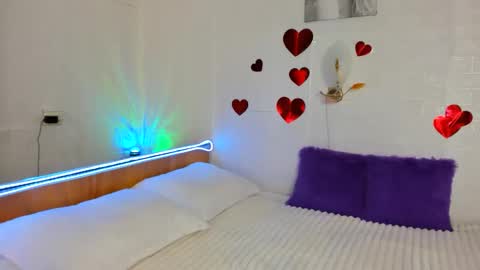 Snapshot of mila_2025 chatting on May 20, 5:13 am MILA online show from May 20, 5:13 am