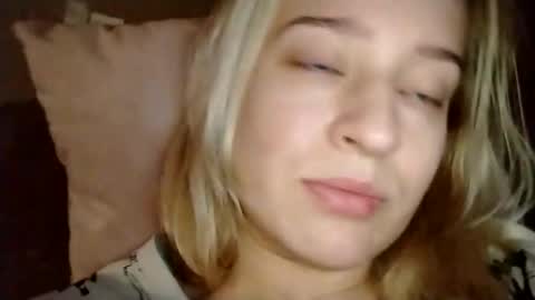 Mila 420 online show from December 19, 11:39 am