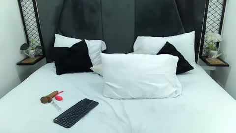 mila_adamss online show from December 12, 1:49 pm