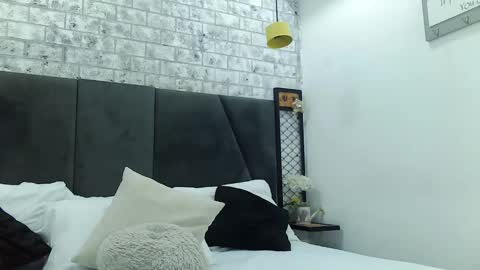 mila_adamss online show from January 3, 10:31 am