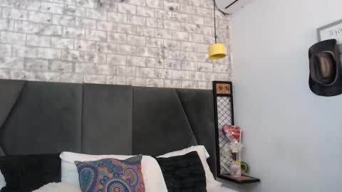 Snapshot of mila_adamss chatting on October 30, 10:27 am mila_adamss online show from October 30, 10:27 am