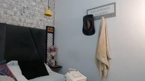 mila_adamss online show from November 28, 11:13 am