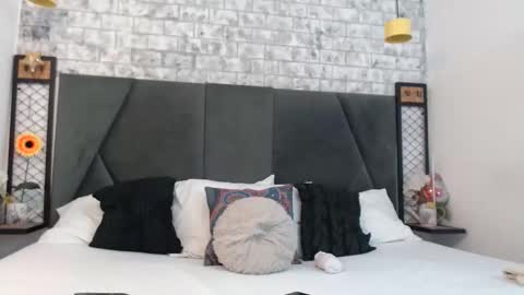 mila_adamss online show from January 9, 10:51 am