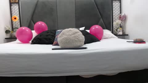 mila_adamss online show from January 10, 10:39 am