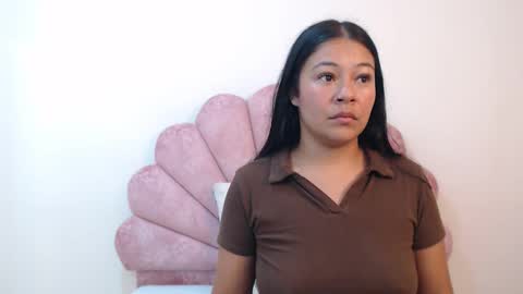 Snapshot of mila_adamss chatting on April 19, 6:10 pm mila_adamss online show from April 19, 6:10 pm