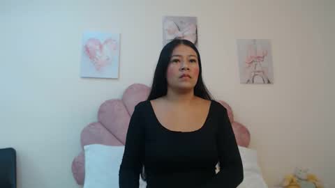 Snapshot of mila_adamss chatting on April 27, 11:08 am mila_adamss online show from April 27, 11:08 am