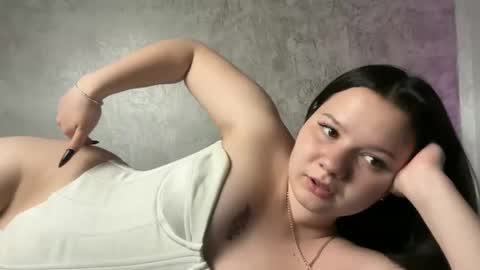 Snapshot of mila_bloom chatting on June 7, 4:55 pm Mila online show from June 7, 4:55 pm