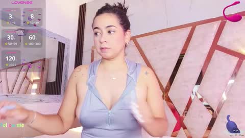 Snapshot of mila_clum chatting on October 18, 6:52 pm Camila online show from October 18, 6:52 pm