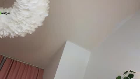 Snapshot of mila_hi chatting on February 14, 9:33 pm mila_hi online show from February 14, 9:33 pm