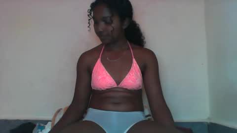 Snapshot of mila_lunah chatting on March 16, 5:44 am mila_lunah online show from March 16, 5:44 am