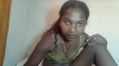 Snapshot of mila_lunah chatting on March 19, 6:50 am mila_lunah online show from March 19, 6:50 am