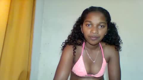 Snapshot of mila_lunah chatting on March 30, 12:50 pm mila_lunah online show from March 30, 12:50 pm