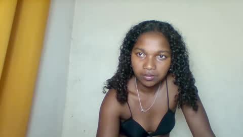 Snapshot of mila_lunah chatting on April 7, 2:45 am mila_lunah online show from April 7, 2:45 am