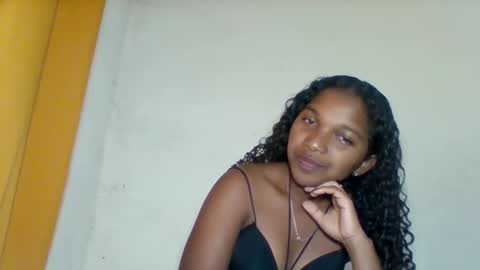 Snapshot of mila_lunah chatting on April 12, 2:27 am mila_lunah online show from April 12, 2:27 am